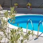 בית הארחה Lux 1 רייקה