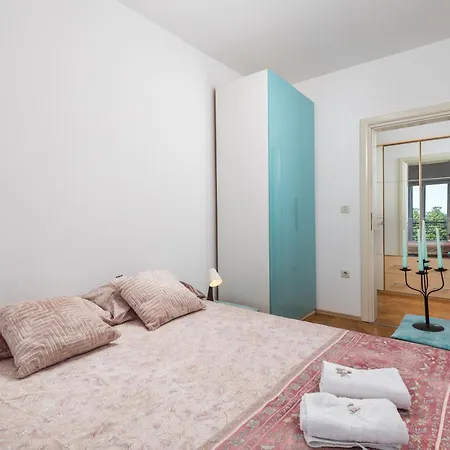 Lux 1 Gæstehus Rijeka