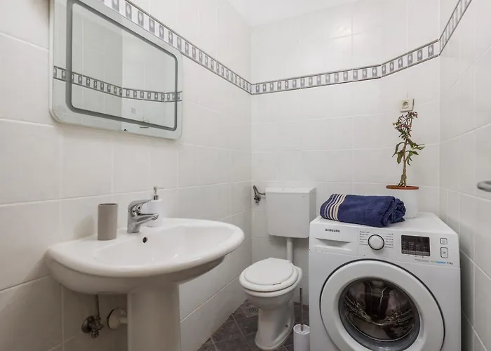 Lux 1 בית הארחה רייקה